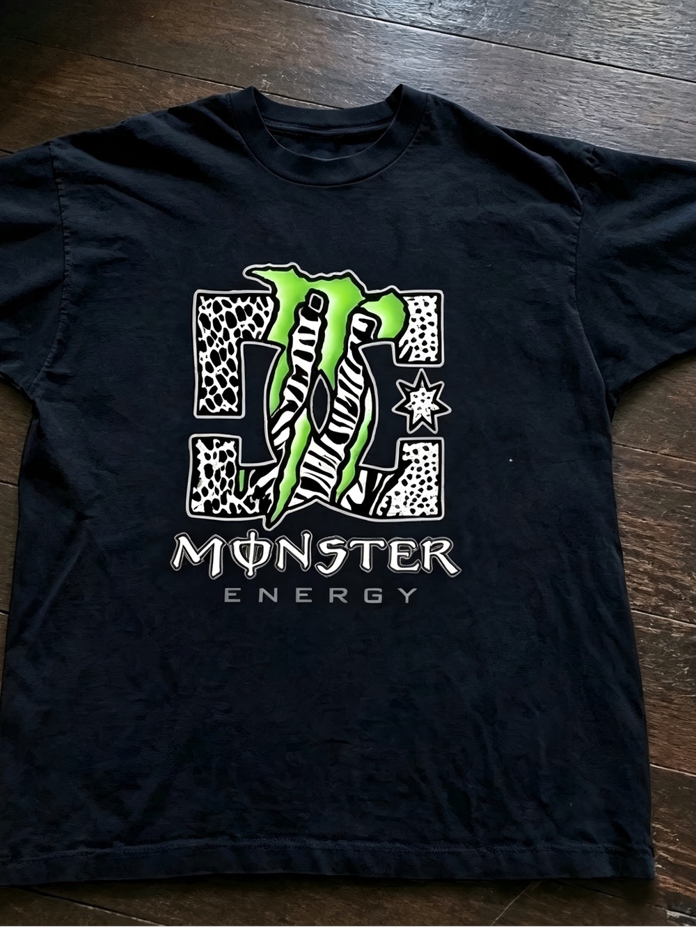 Vintage Monster Energy Claw Graphic Black Y2K Womens Mens T-shirt Unisex